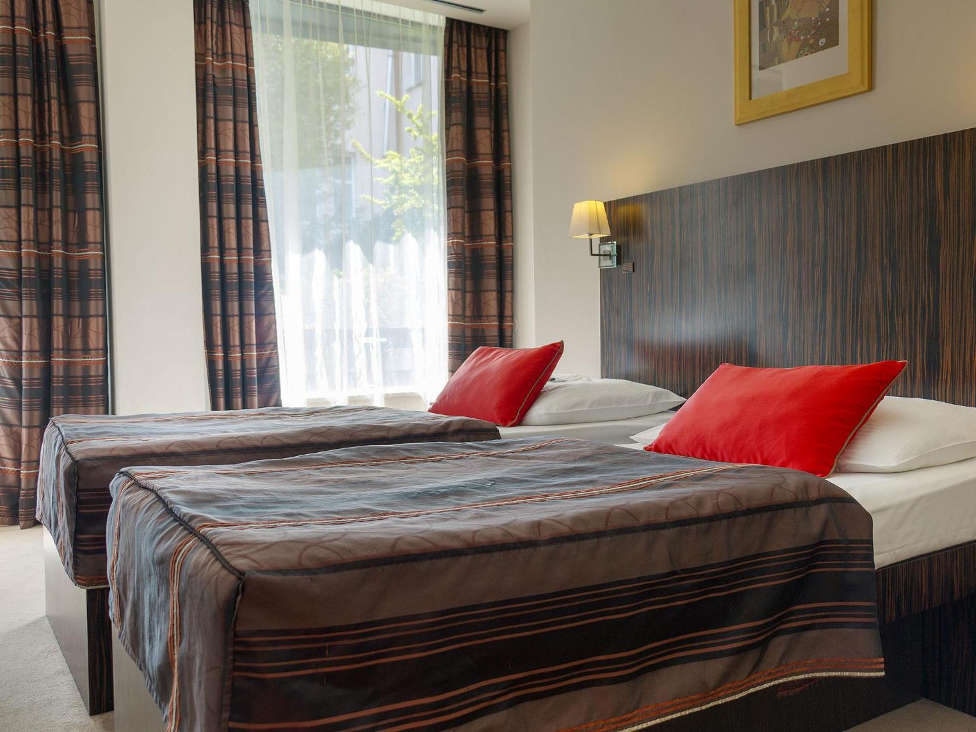 Ea Hotel Crystal Palace — Photos 1