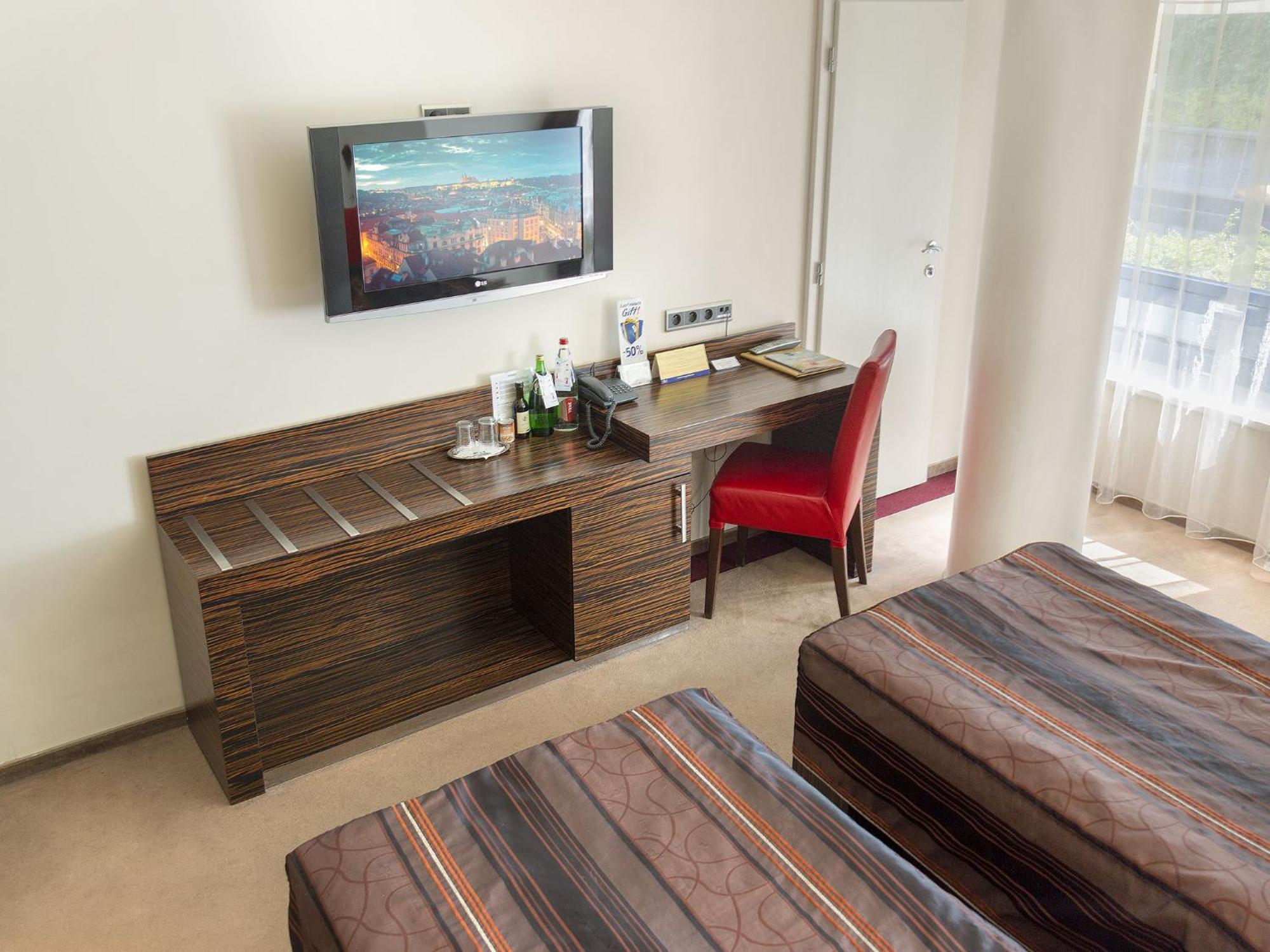 Ea Hotel Crystal Palace — Photos 2